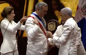 Abinader y Peña juramentan como presidente y vicepresitenta de RD