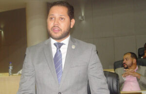 Arturo Santos denuncia falta de transparencia en la rendición de cuentas del ASDE tras aprobar estado de urgencia