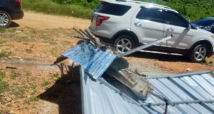 Denuncian desalojos ilegales en SDE: comunitarios alertan sobre grupo armado que opera de madrugada