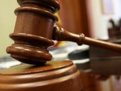 El juicio público y el abandono al policía